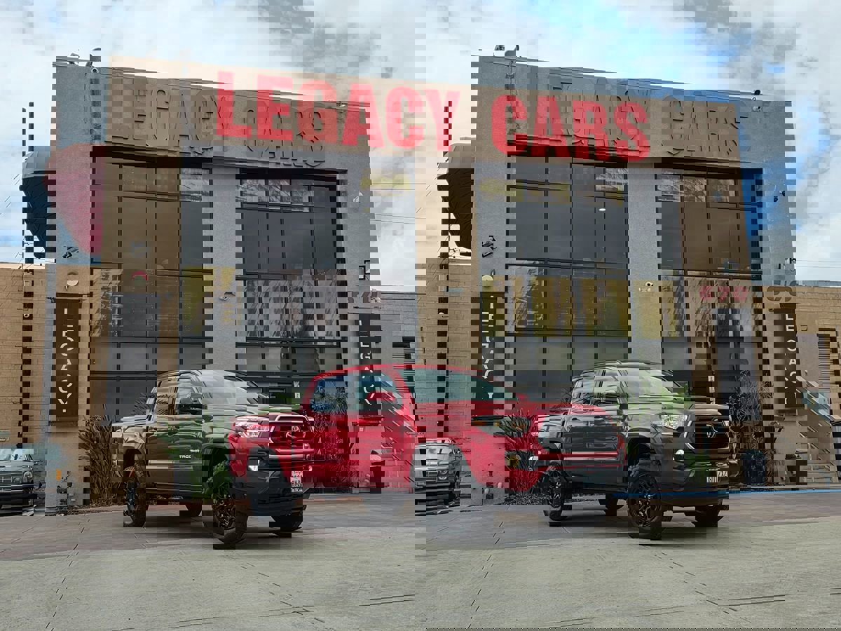 Used 2020 Toyota Tacoma SR5 image 2