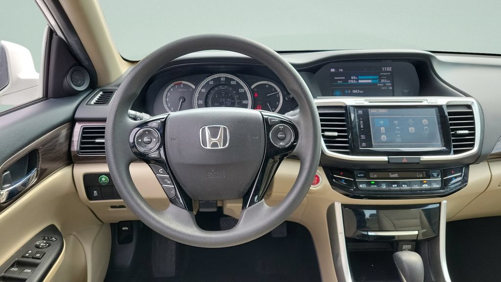 Used 2017 Honda Accord EX image 12