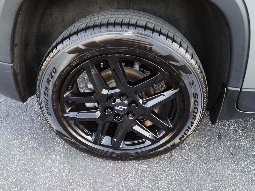 Used 2023 Chevrolet Traverse LT image 35