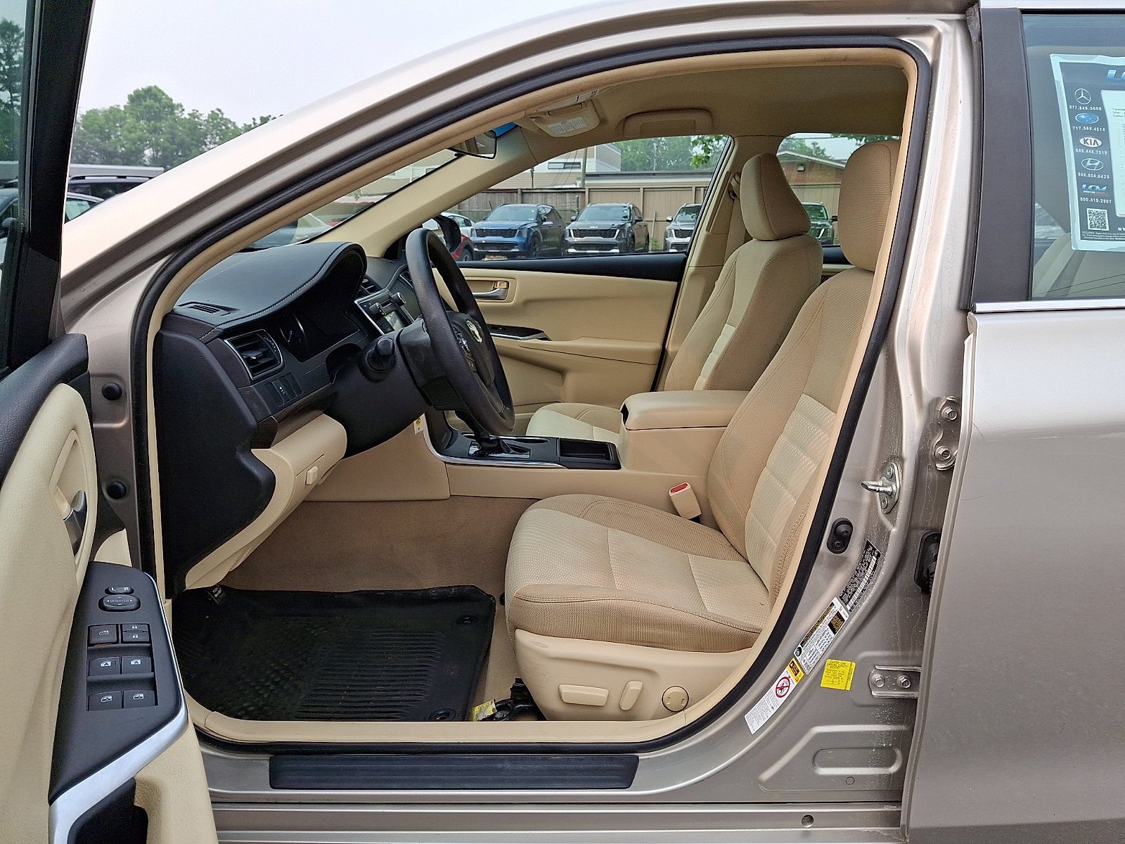 Used 2016 Toyota Camry LE FWD image 14