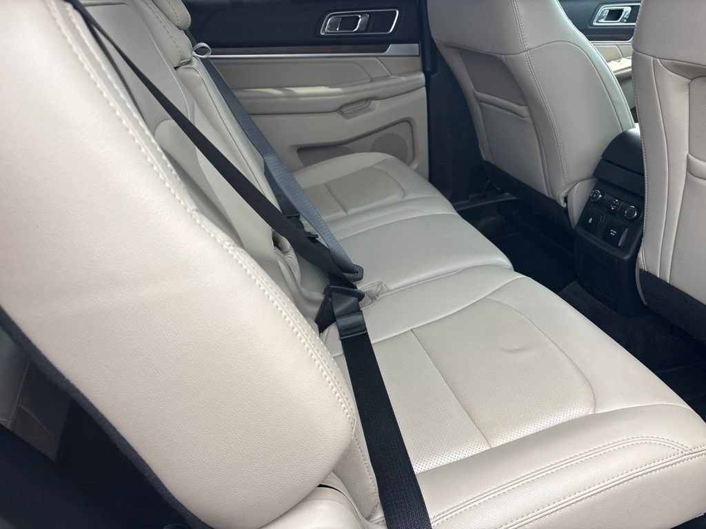 Used 2018 Ford Explorer Limited w/ Ford Safe & Smart Package AWD/4WD image 30