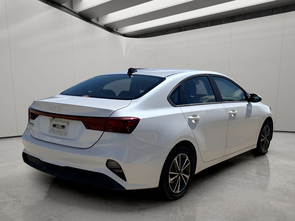 Used 2023 Kia Forte LXS w/ LXS Technology Package FWD image 5
