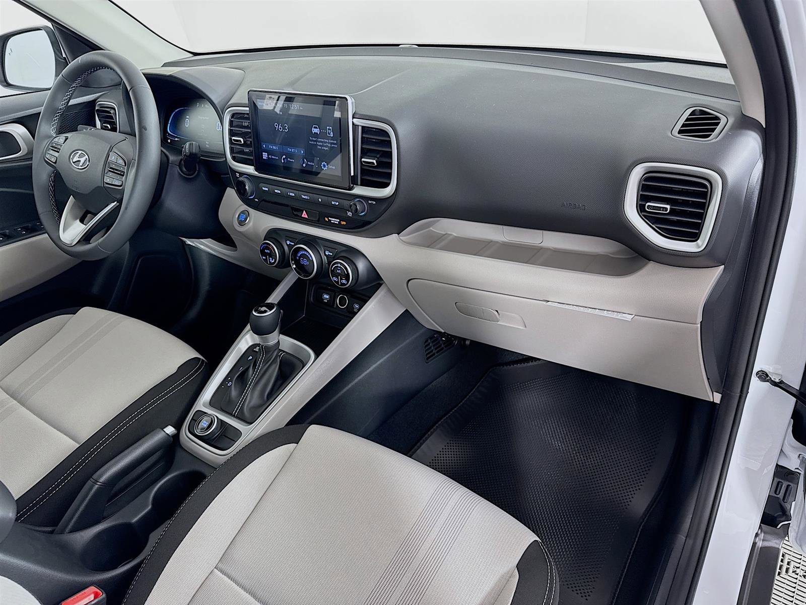 New 2025 Hyundai Venue SEL image 27