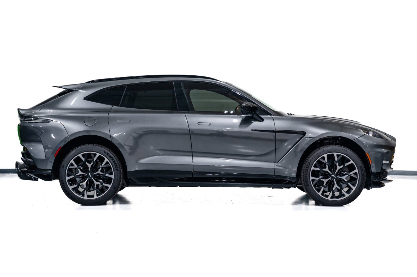 Used 2023 Aston Martin DBX 707 image 8
