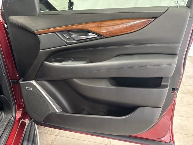 Used 2018 Cadillac Escalade Luxury RWD image 18