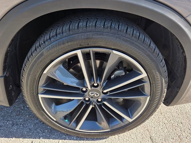 Certified 2025 INFINITI QX55 Luxe w/ Cargo Package image 9