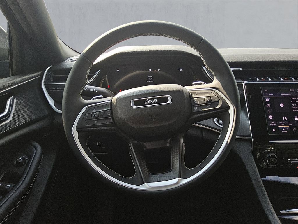 New 2025 Jeep Grand Cherokee Laredo X image 12