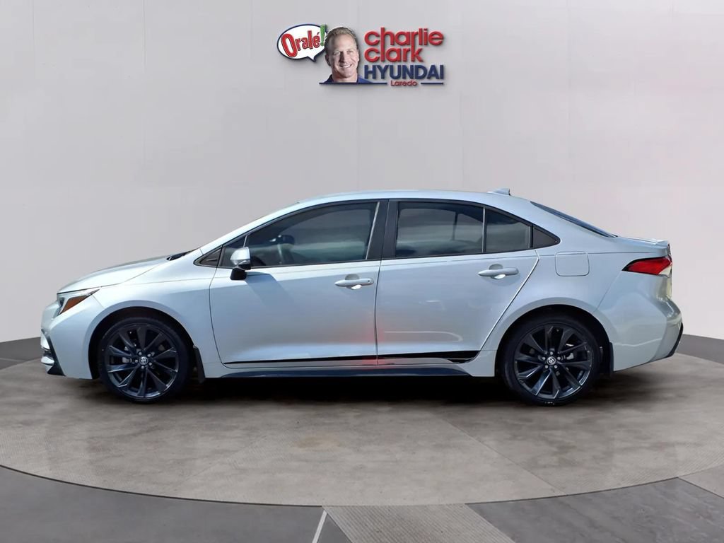Used 2024 Toyota Corolla SE FWD image 2