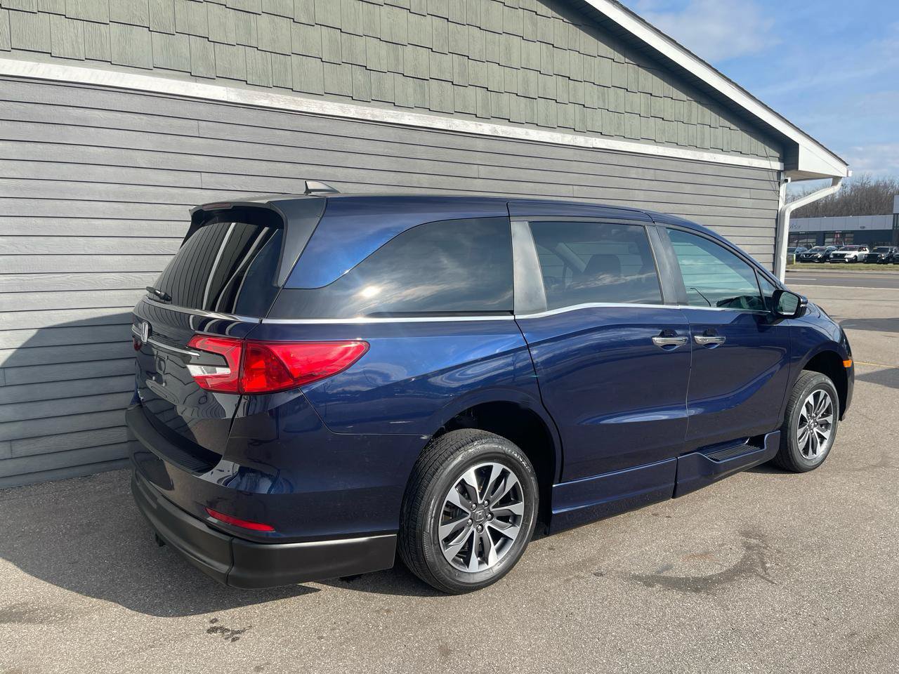 Used 2023 Honda Odyssey EX-L image 6