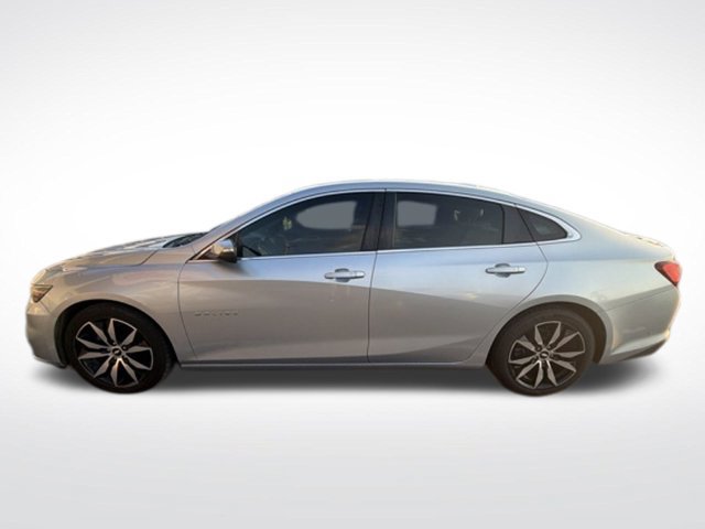 Used 2017 Chevrolet Malibu LT w/ Leather Package FWD image 4