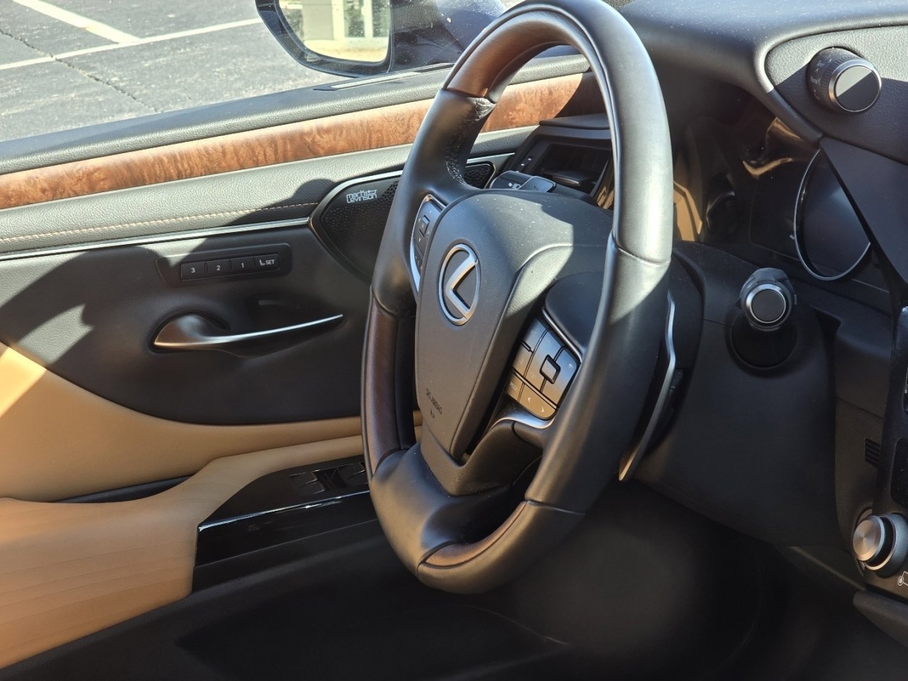 Used 2022 Lexus ES 350 Ultra Luxury image 19