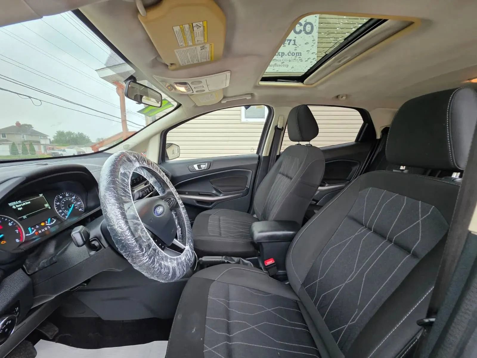 Used 2019 Ford EcoSport SE w/ SE Convenience Package image 9