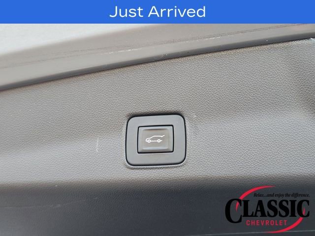 Used 2023 Chevrolet TrailBlazer RS w/ Sun and Liftgate Package FWD image 44