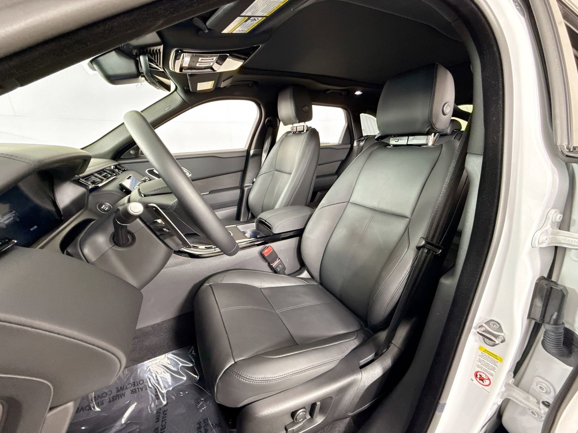 Used 2026 Land Rover Range Rover Velar Dynamic SE image 9