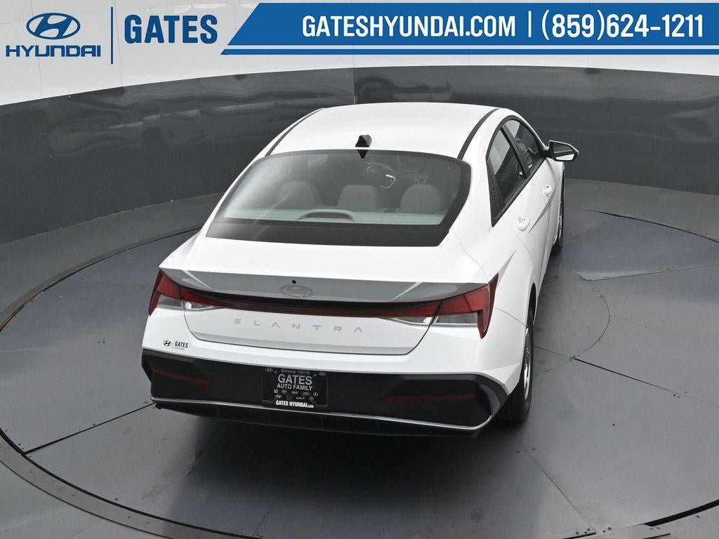 New 2026 Hyundai Elantra SE FWD image 40