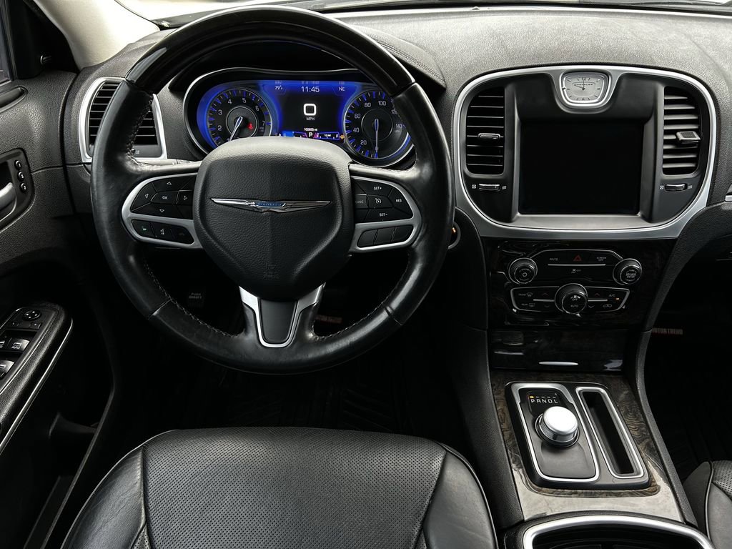 Used 2019 Chrysler 300 Limited image 12