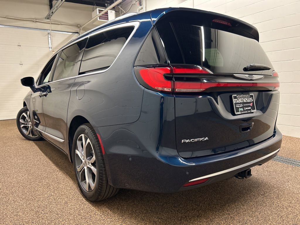 Used 2024 Chrysler Pacifica Pinnacle w/ Trailer Tow Group image 4
