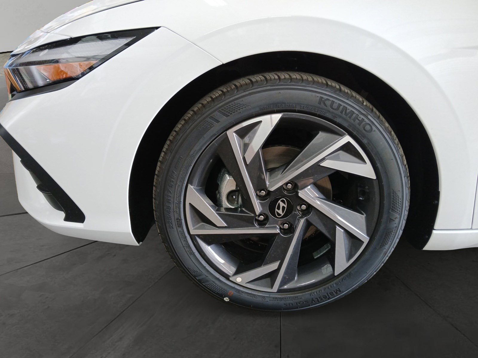 New 2025 Hyundai Elantra Sport image 14