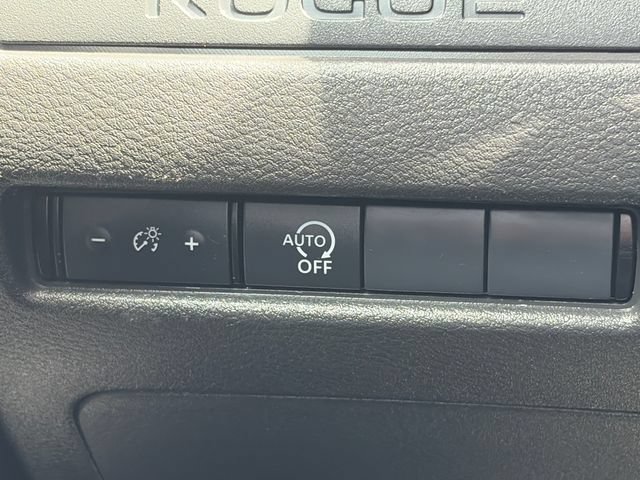 Used 2024 Nissan Rogue S AWD/4WD image 53