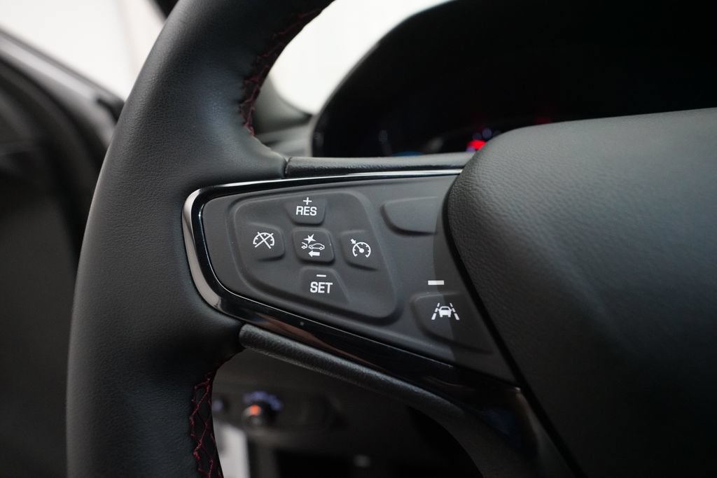Used 2023 Chevrolet Equinox RS AWD/4WD image 18