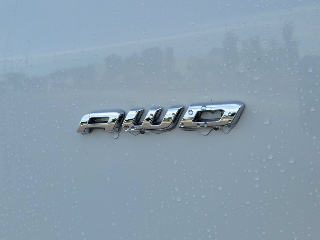 Used 2024 Ford Edge SEL w/ Convenience Package AWD/4WD image 6