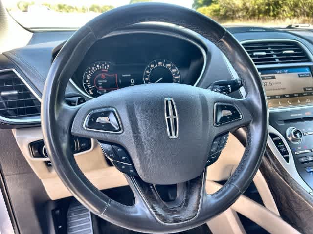 Used 2018 Lincoln MKX Reserve FWD image 17