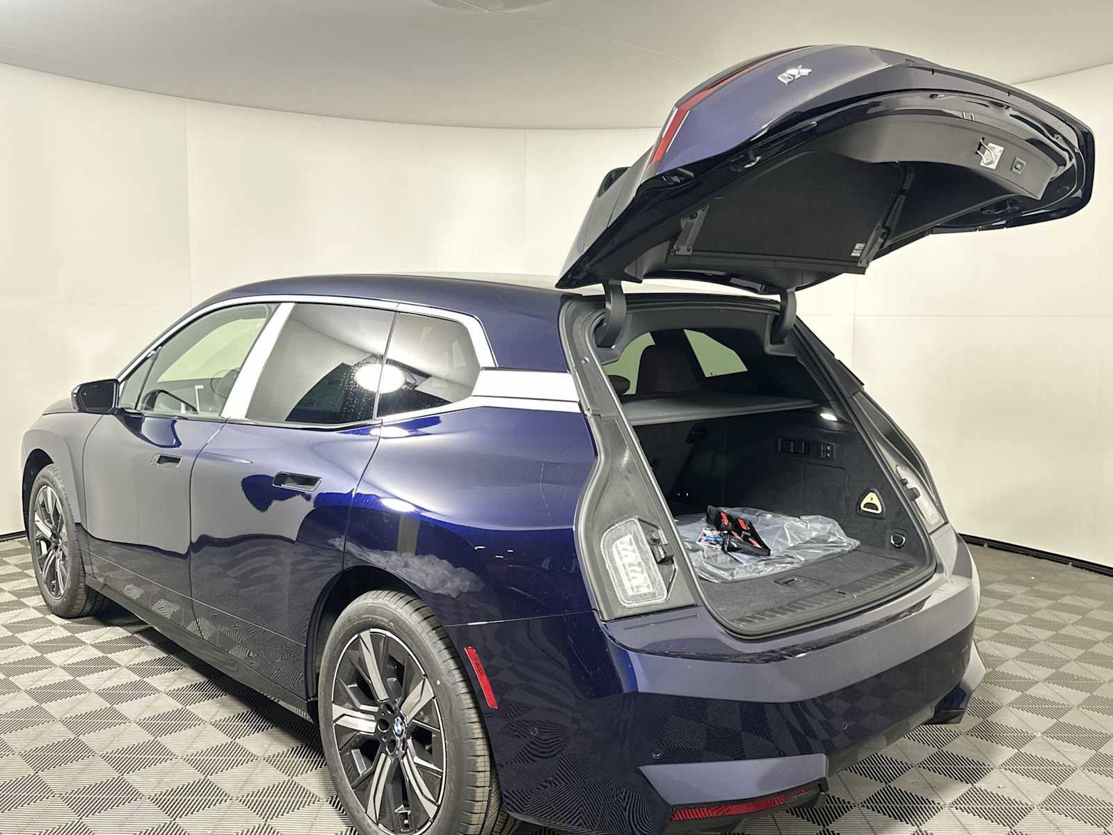 New 2026 BMW iX xDrive60 image 20