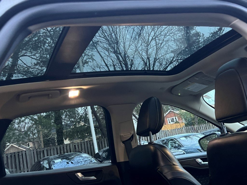 Used 2020 Ford Escape Titanium image 13