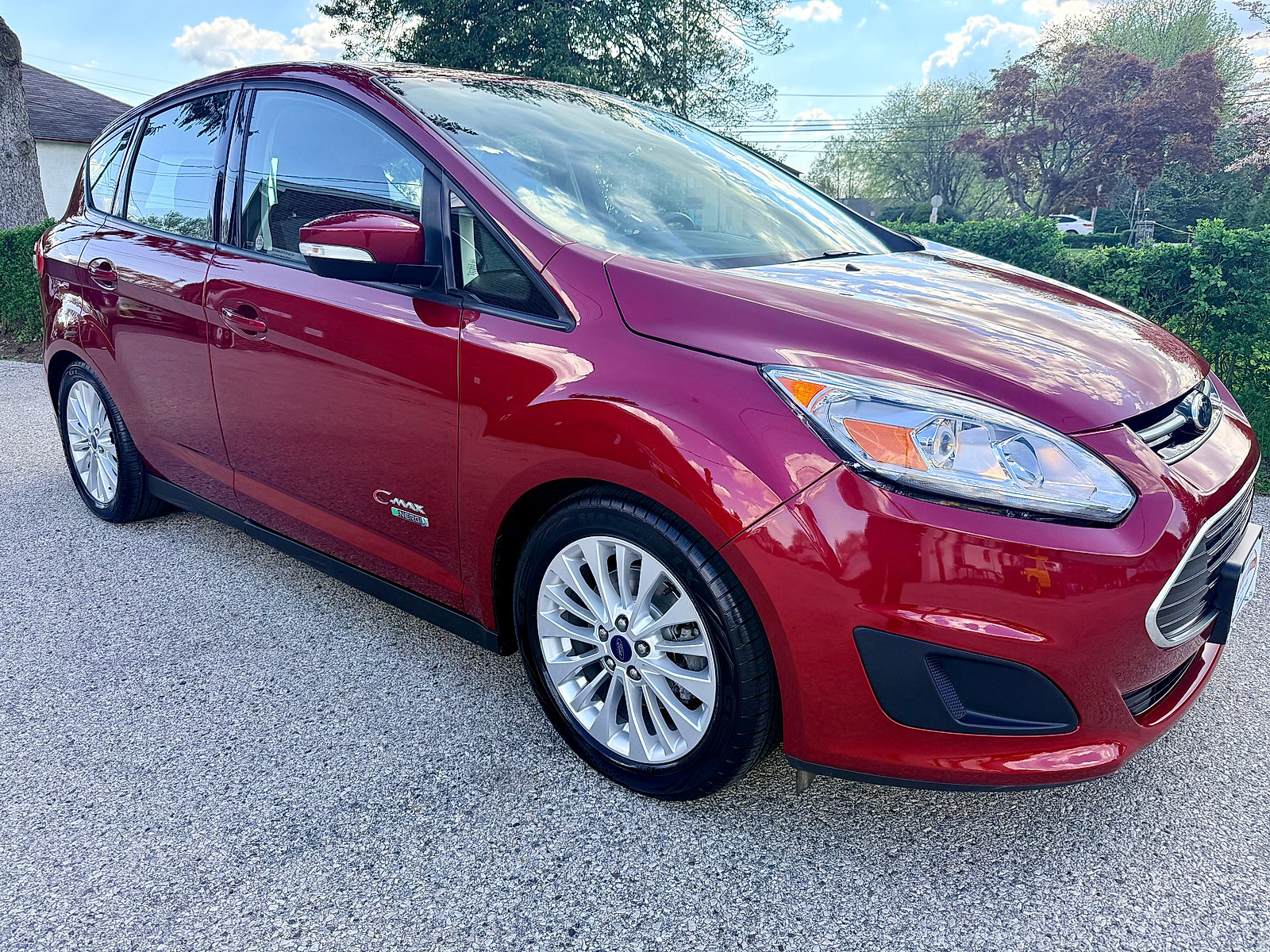 Used 2017 Ford C-MAX Energi SE w/ Equipment Group 401A image 2
