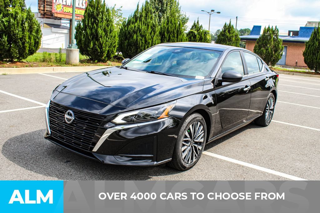 Used 2025 Nissan Altima 2.5 SV FWD image 3