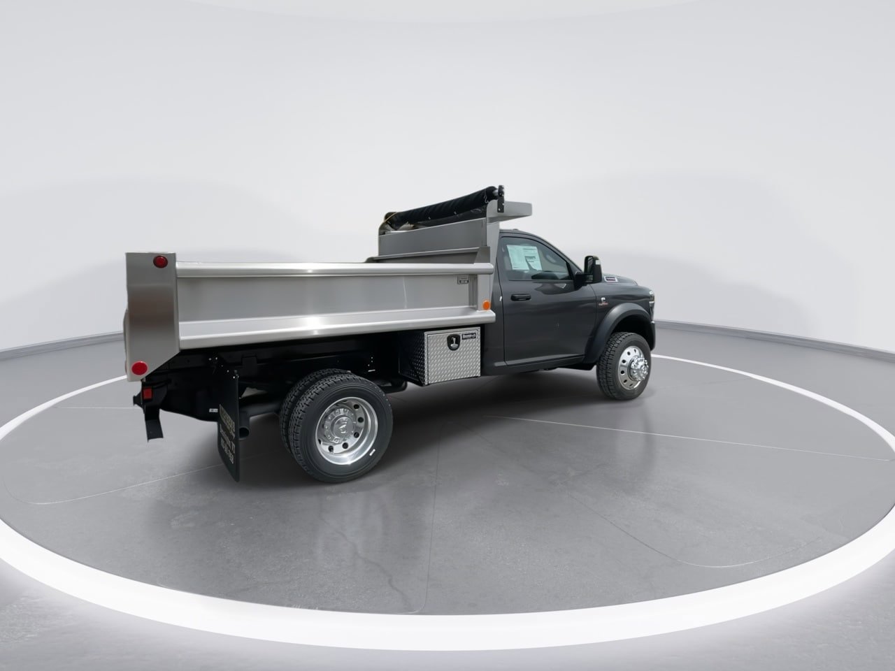 New 2026 RAM 5500 Tradesman AWD/4WD image 24