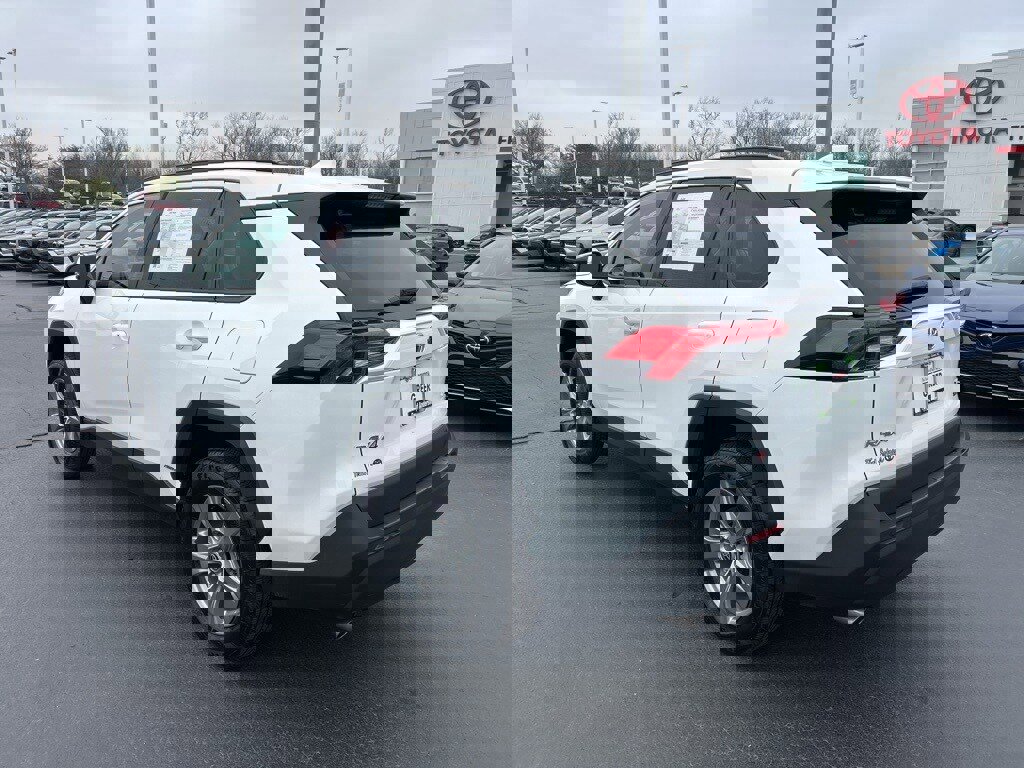 Used 2023 Toyota RAV4 XLE image 17