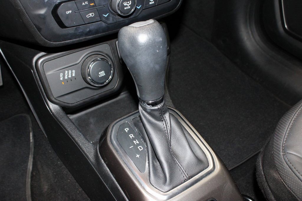 Used 2020 Jeep Renegade Limited w/ LED Lighting Group AWD/4WD image 34