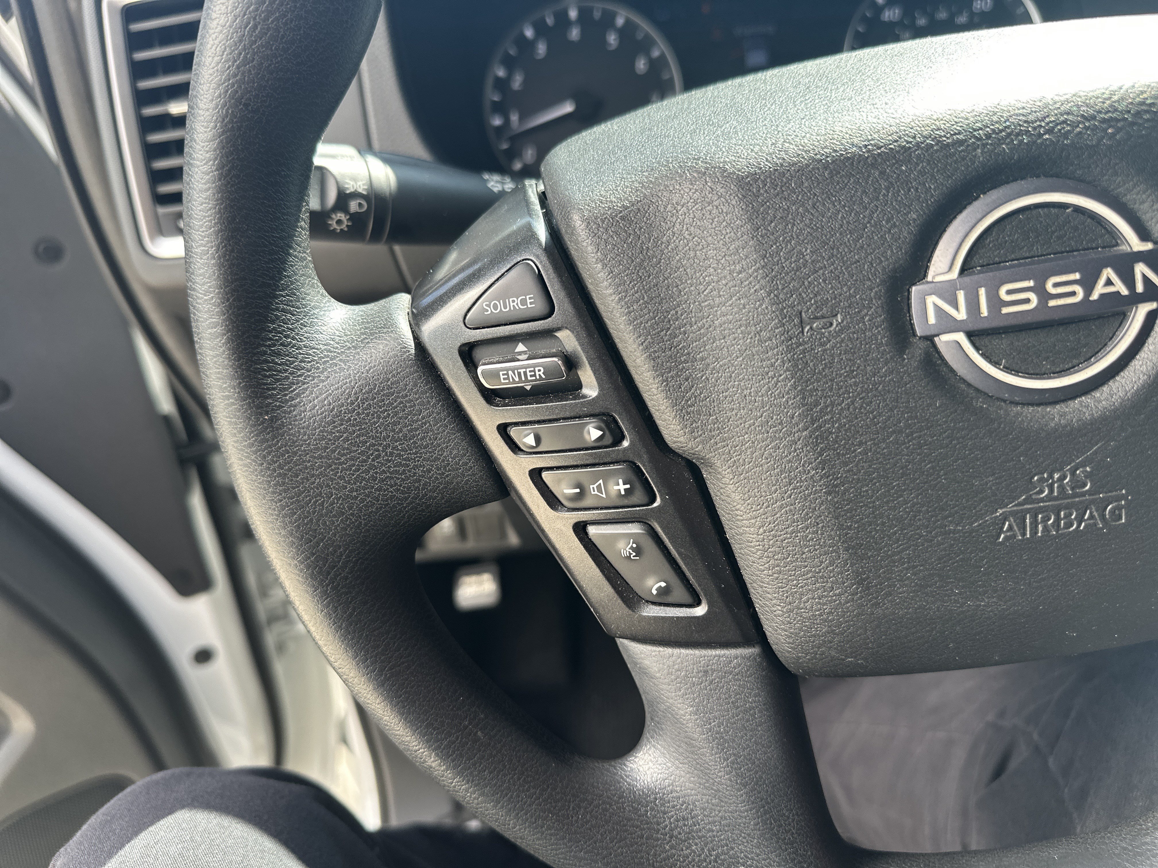 Used 2022 Nissan Frontier SV w/ Technology Package AWD/4WD image 18