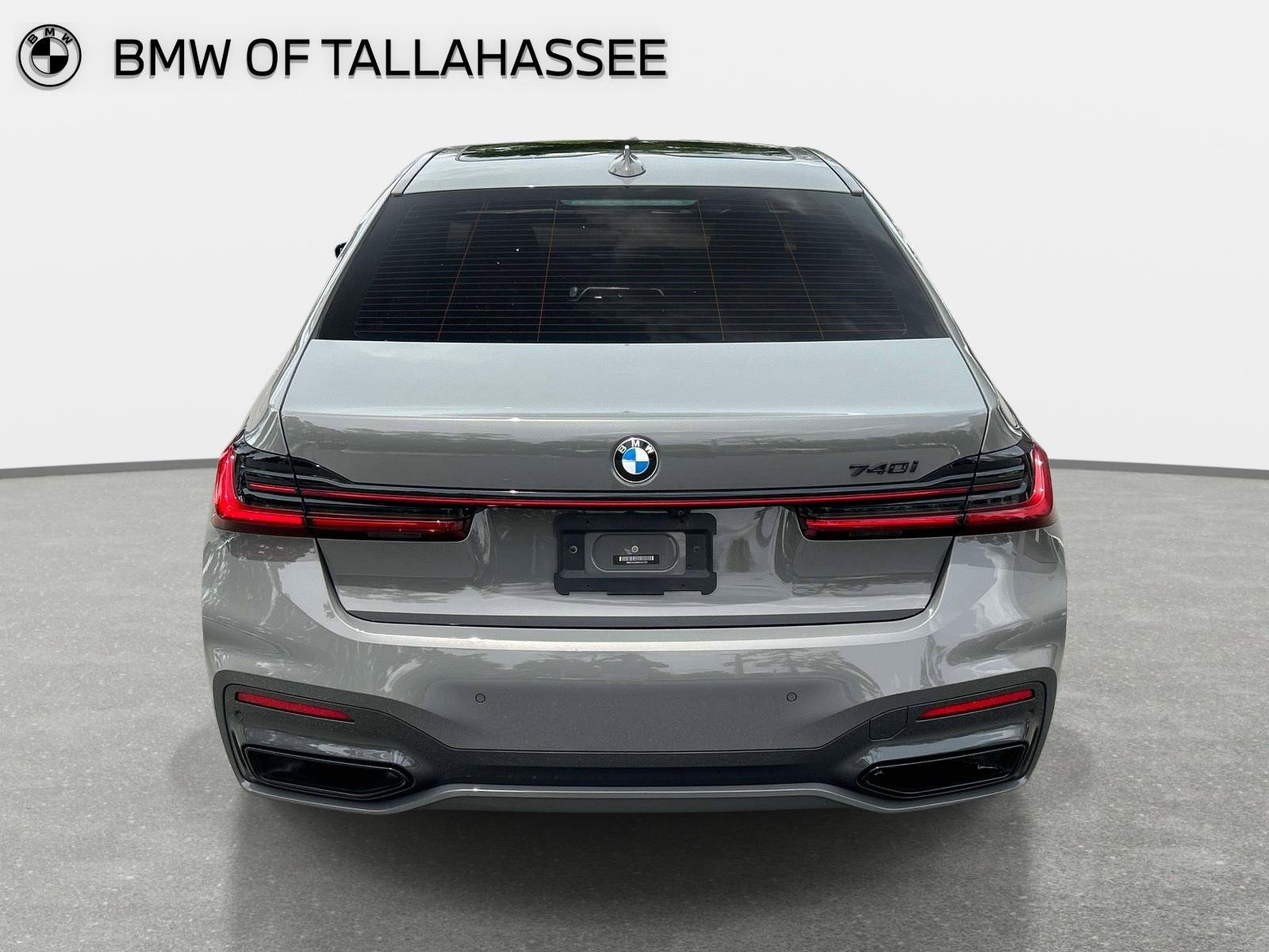 Used 2021 BMW 740i w/ M Sport Package RWD image 7