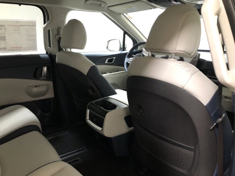 New 2026 Kia Carnival EX image 13