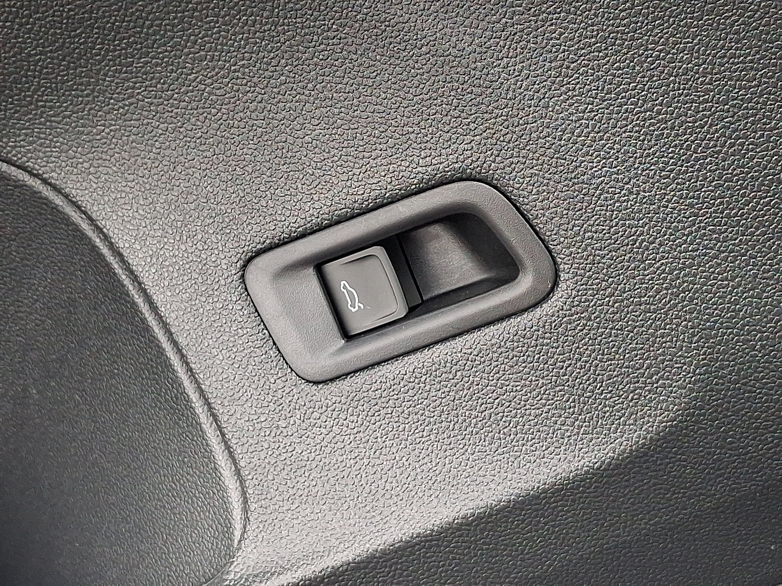 Certified 2025 Volkswagen Atlas Peak Edition SE image 27