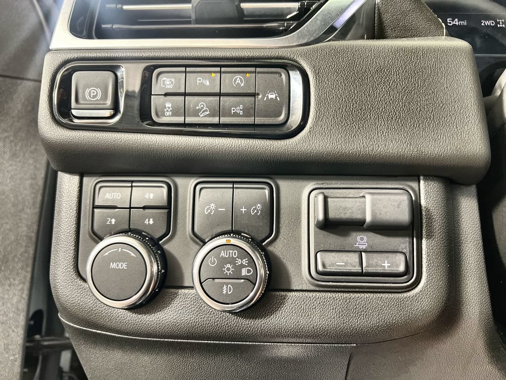 Used 2025 GMC Yukon Elevation w/ Elevation Premium Package AWD/4WD image 19