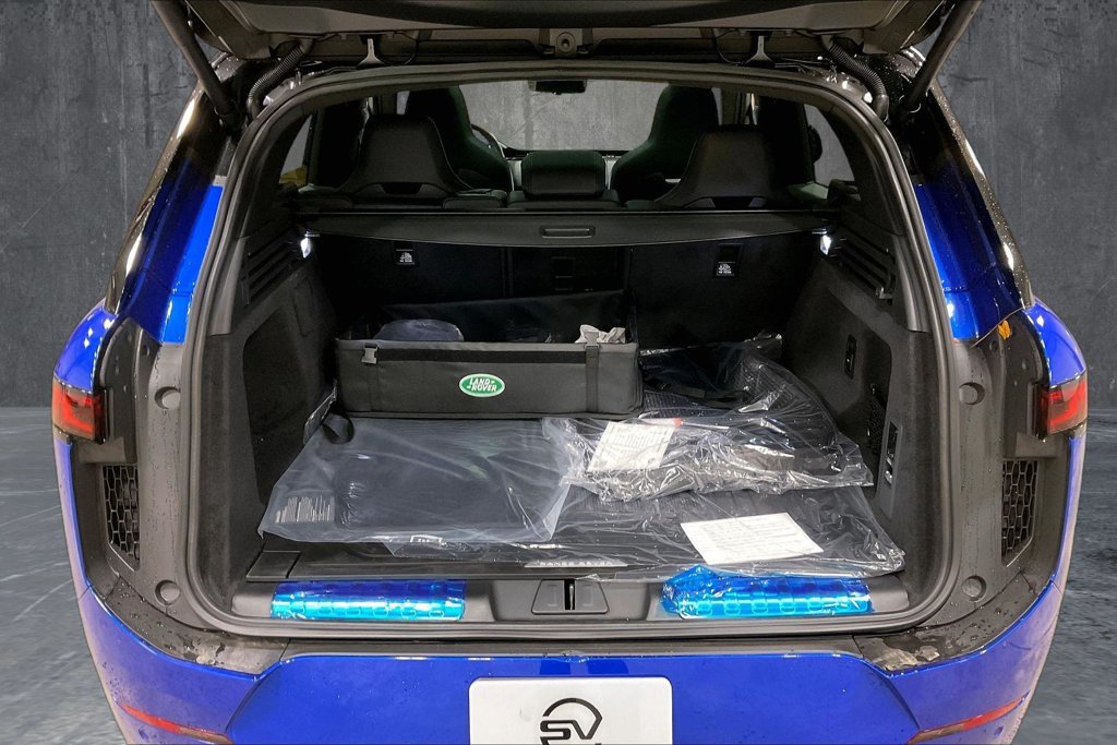 New 2027 Land Rover Range Rover Sport SV Carbon AWD/4WD image 4