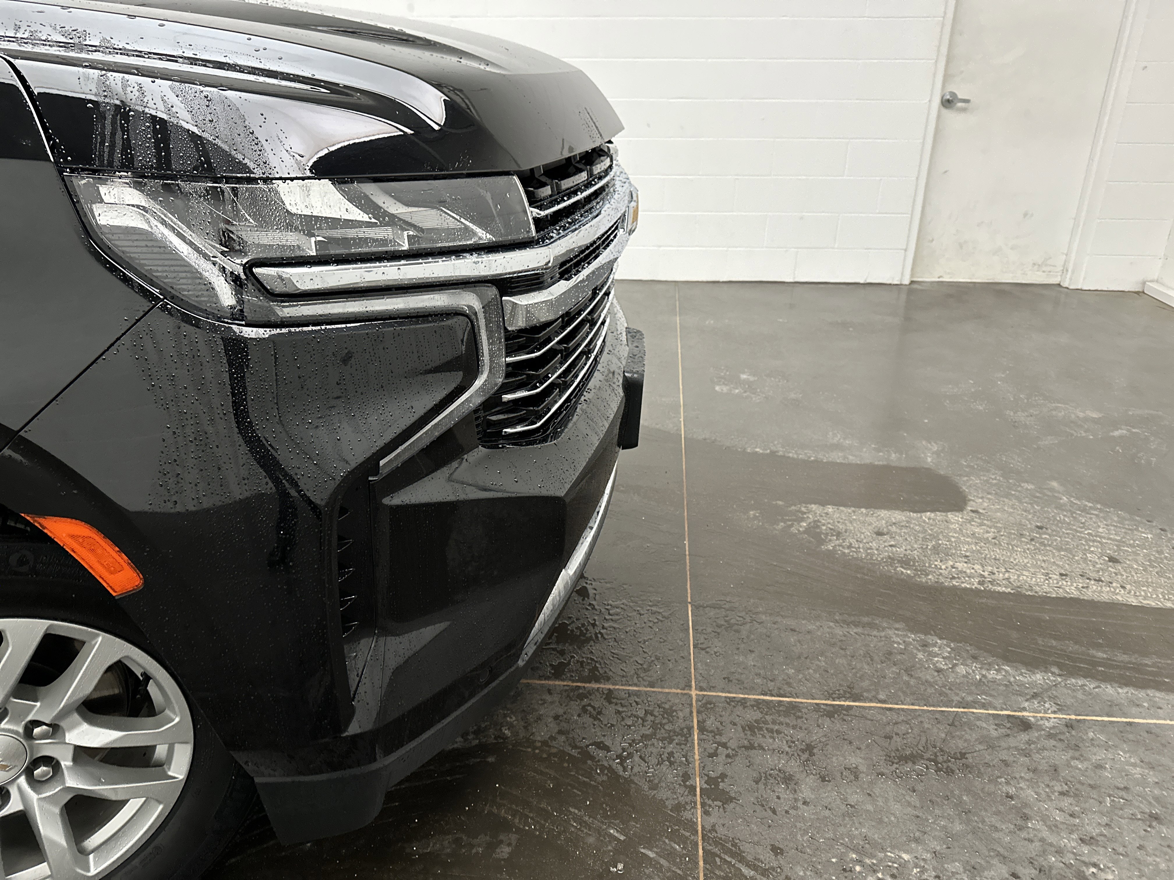 Used 2024 Chevrolet Tahoe LT image 2