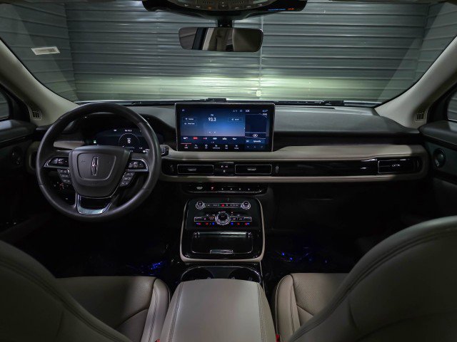 Used 2021 Lincoln Nautilus Reserve image 11