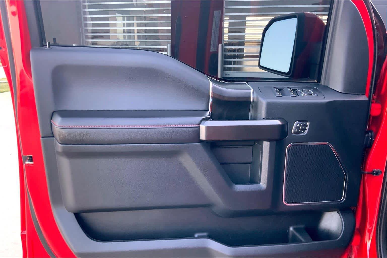 Used 2019 Ford F150 Lariat w/ Equipment Group 502A Luxury AWD/4WD image 18