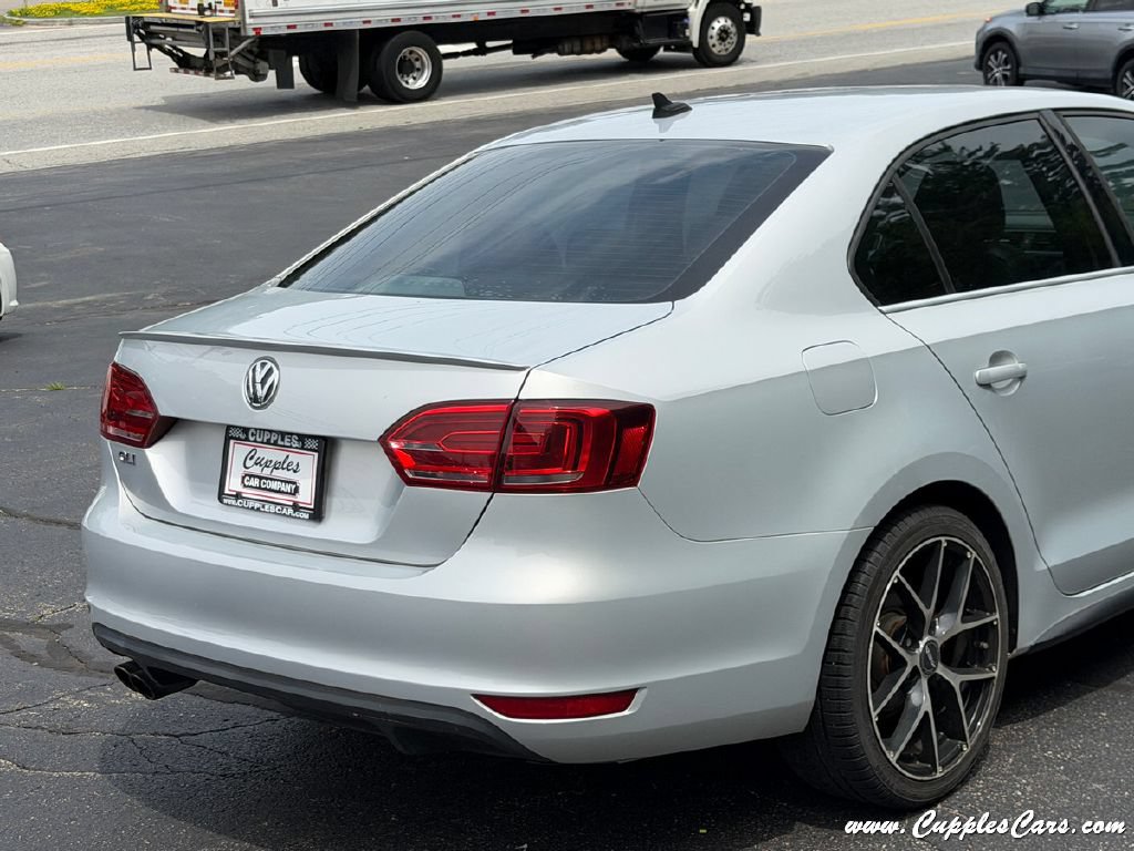 Used 2013 Volkswagen Jetta GLI Autobahn FWD image 38