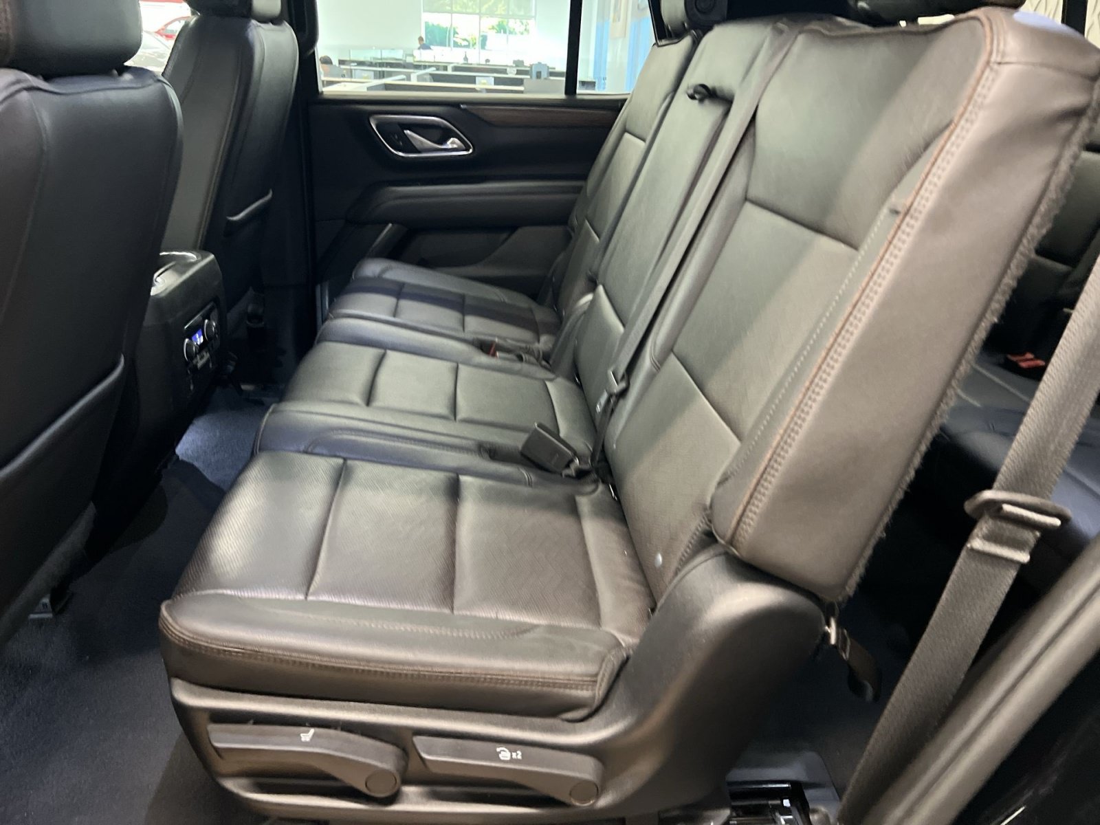Used 2023 Chevrolet Tahoe High Country w/ LPO, Illumination Package AWD/4WD image 22