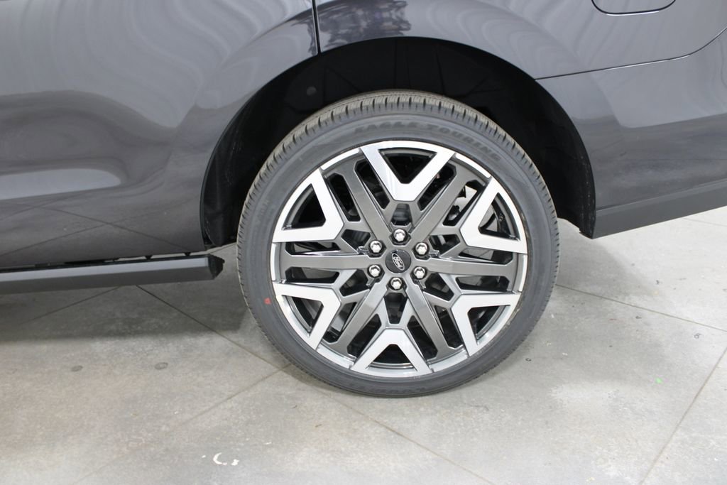 New 2026 Ford Expedition Platinum image 42
