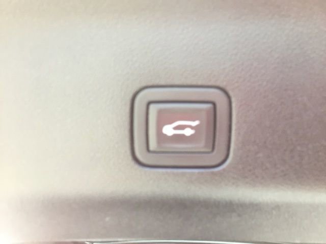 Used 2024 GMC Yukon XL Denali AWD/4WD image 25