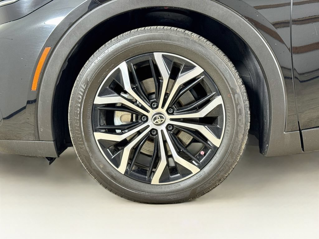 Certified 2024 Toyota Crown AWD/4WD image 26