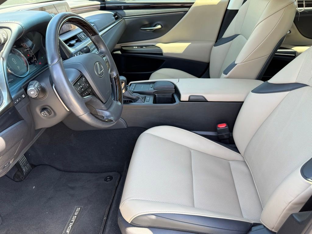 Used 2021 Lexus ES 350 w/ Premium Package FWD image 4