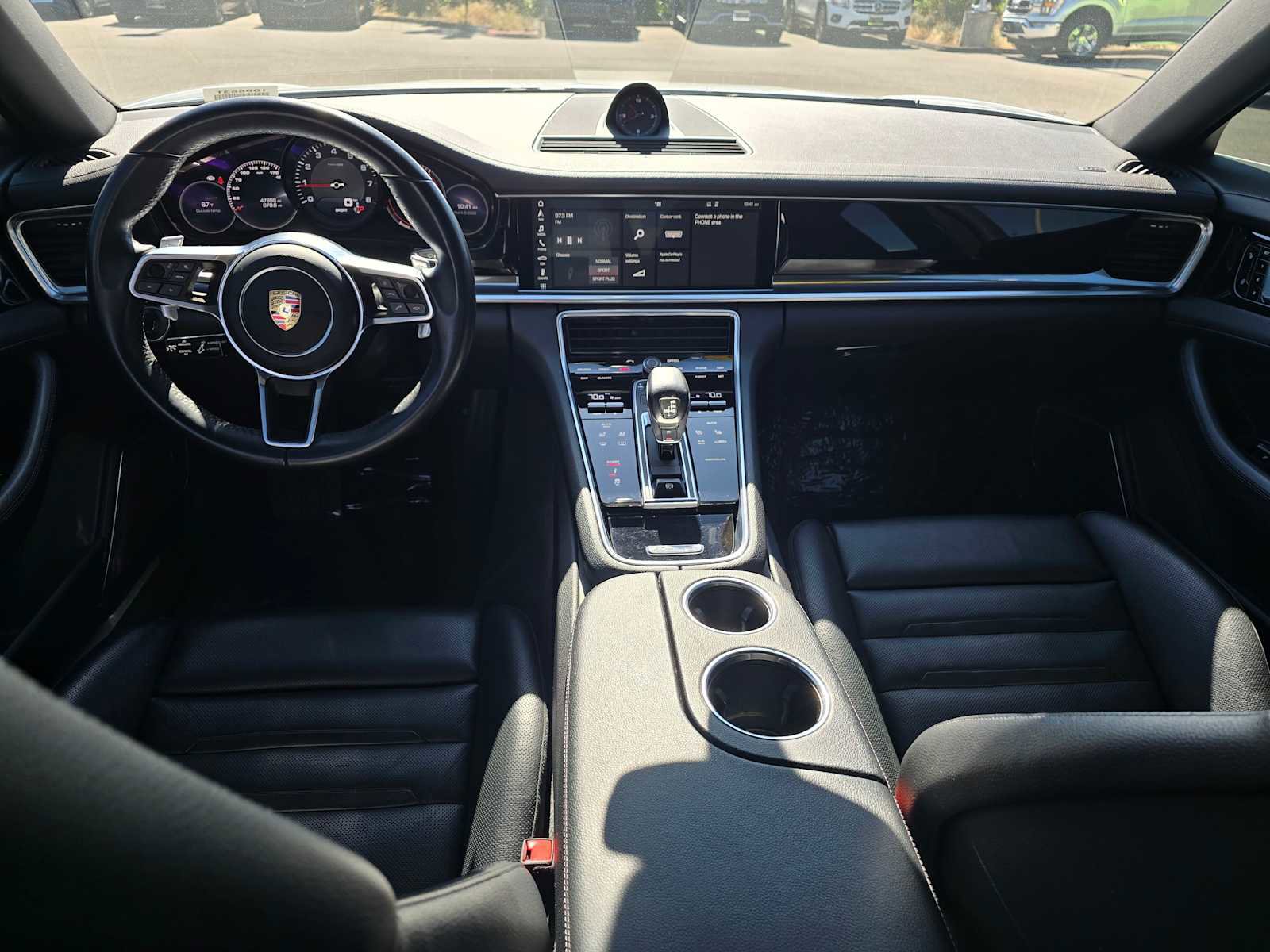 Used 2018 Porsche Panamera RWD image 20