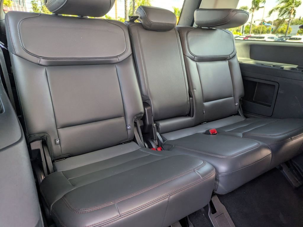 Used 2025 Ford Expedition Active AWD/4WD image 29